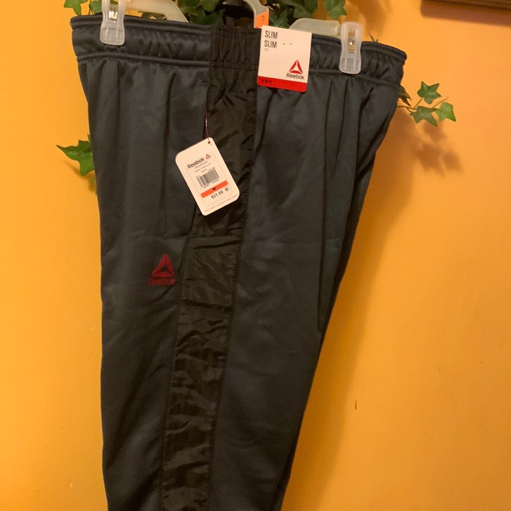 Redbox Men’s size M 32/34 New Pants color Black